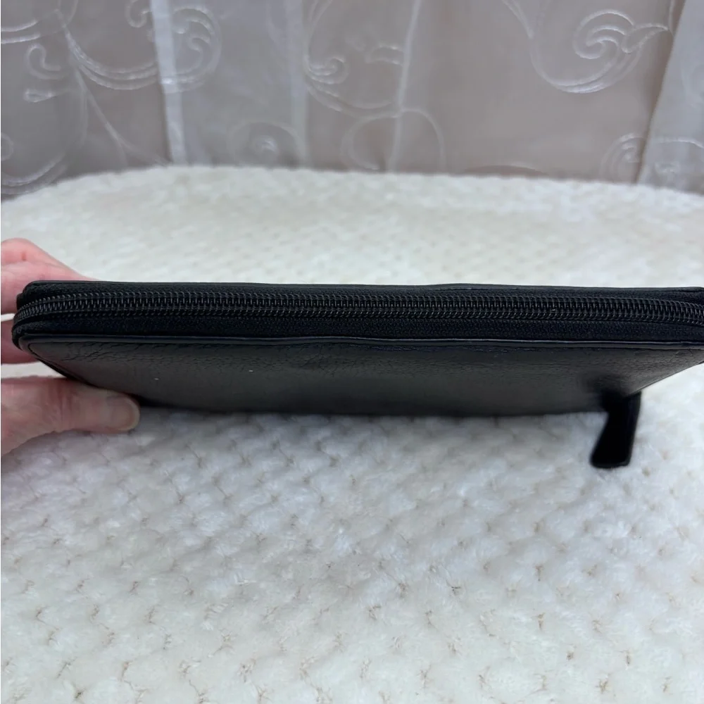 Kenneth Cole New York Black Pebbled Leather Women’s Zip Around Wallet